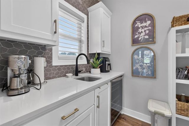 4721 NE Jamestown Drive, Lee's Summit, MO 64064