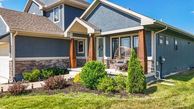 4721 NE Jamestown Drive, Lee's Summit, MO 64064