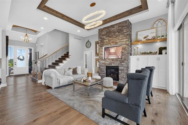 4721 NE Jamestown Drive, Lee's Summit, MO 64064