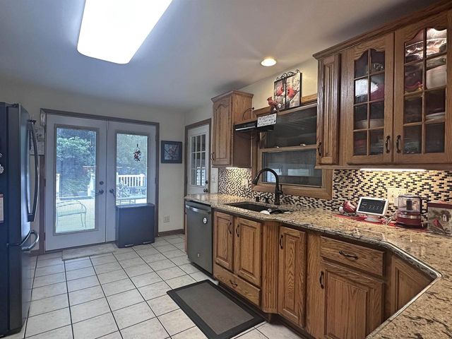 22 N Pine Street, Janesville, WI 53548