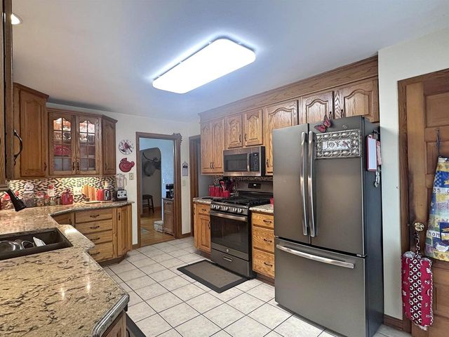 22 N Pine Street, Janesville, WI 53548