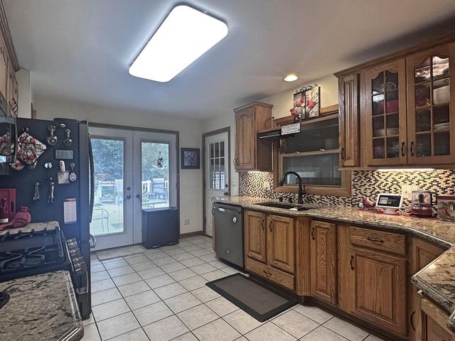 22 N Pine Street, Janesville, WI 53548