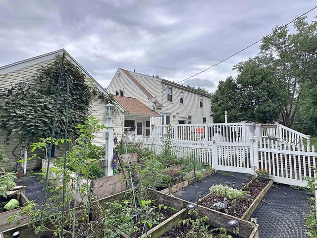 22 N Pine Street, Janesville, WI 53548