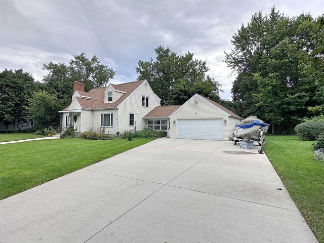 22 N Pine Street, Janesville, WI 53548