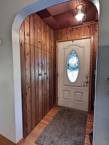 22 N Pine Street, Janesville, WI 53548