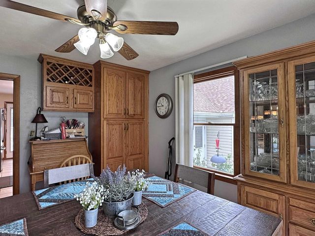 22 N Pine Street, Janesville, WI 53548