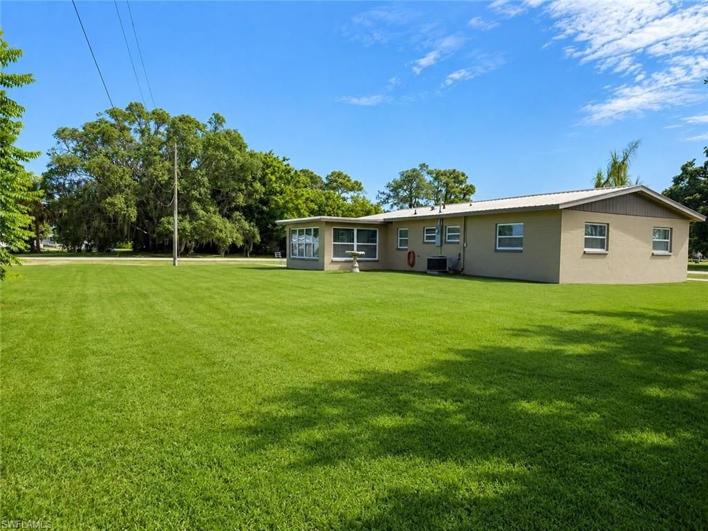 17 Kansas RD, LEHIGH ACRES, FL 33936 — photo 2
