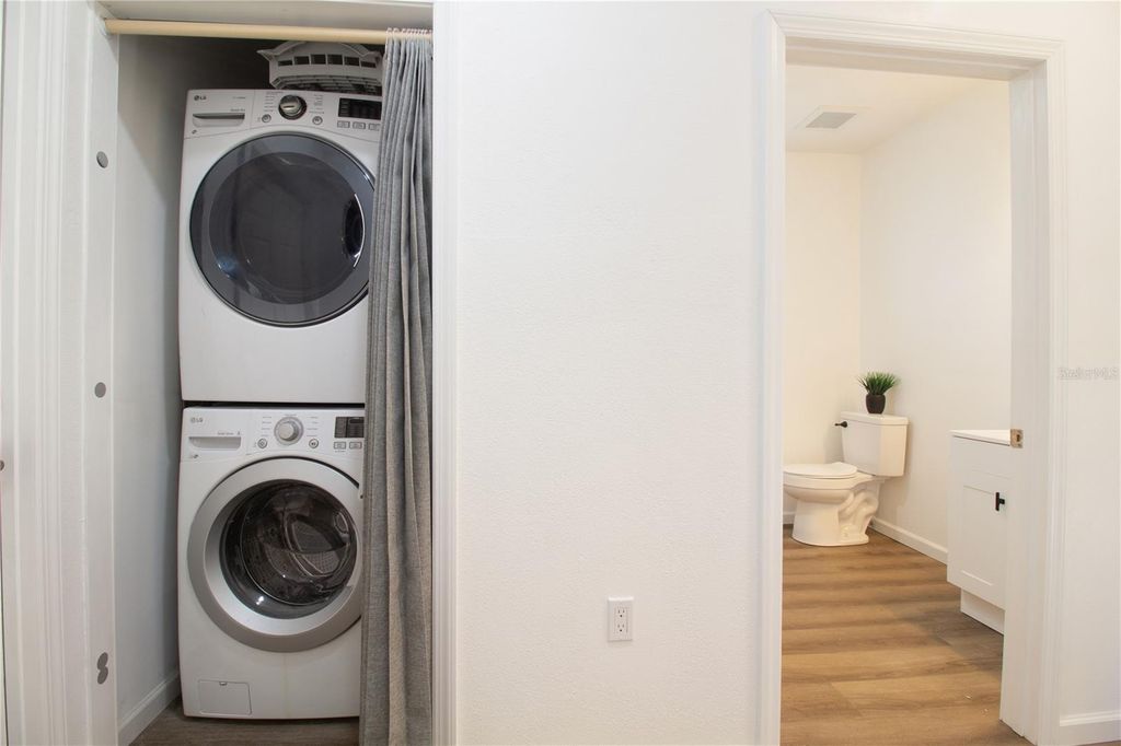 Image 13 of property listing at 10202 N BOULEVARD, Tampa, FL 33612