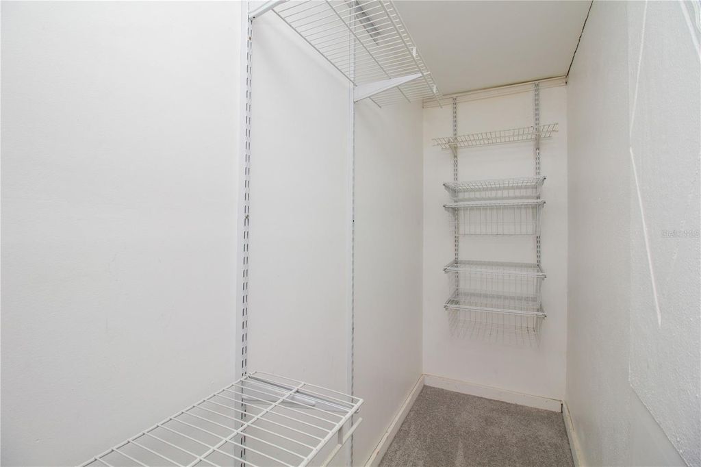 Image 15 of property listing at 10202 N BOULEVARD, Tampa, FL 33612