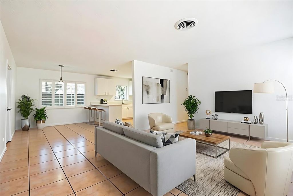 Image 3 of property listing at 10202 N BOULEVARD, Tampa, FL 33612