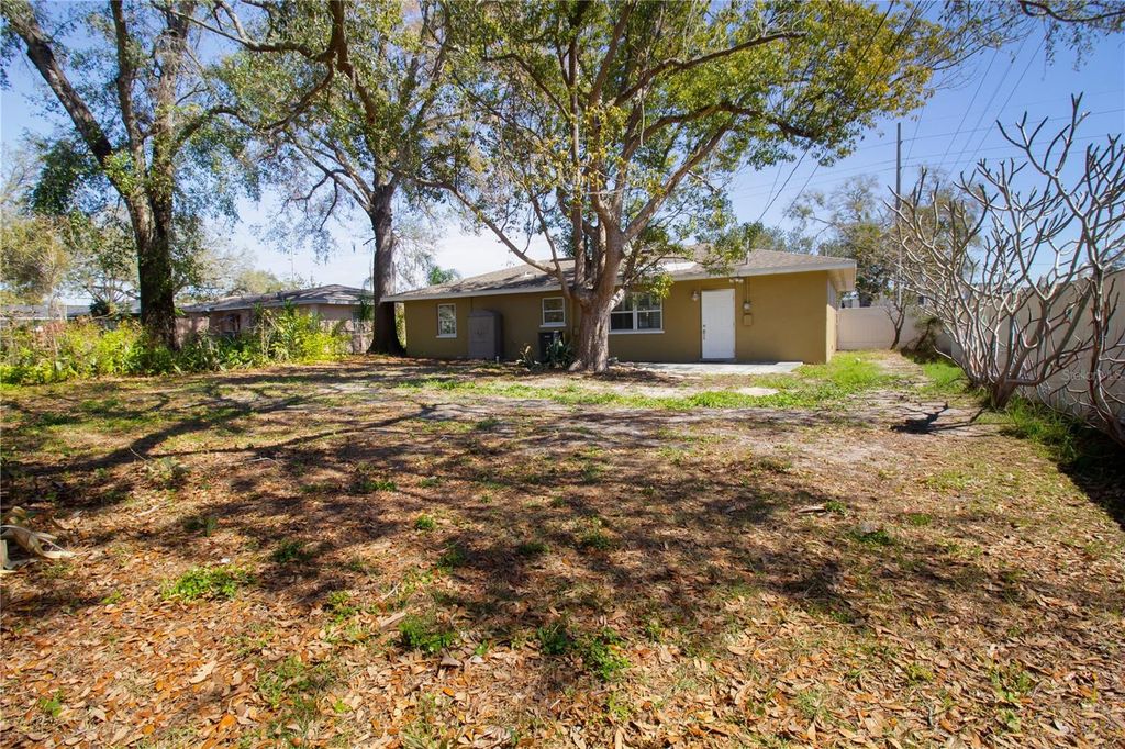 Image 29 of property listing at 10202 N BOULEVARD, Tampa, FL 33612