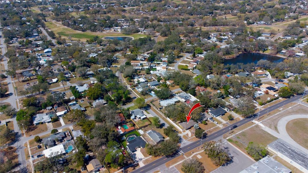 Image 31 of property listing at 10202 N BOULEVARD, Tampa, FL 33612