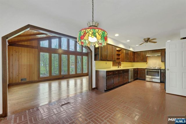1138 High Mountain Road, Franklin Lakes, NJ 07417