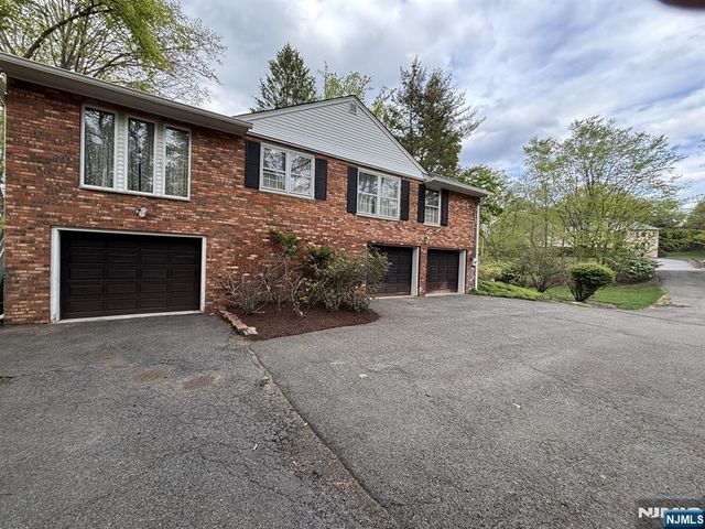1138 High Mountain Road, Franklin Lakes, NJ 07417