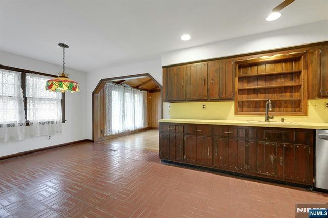 1138 High Mountain Road, Franklin Lakes, NJ 07417
