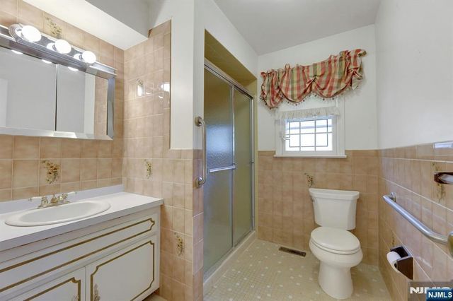 1138 High Mountain Road, Franklin Lakes, NJ 07417