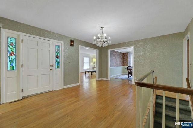 1138 High Mountain Road, Franklin Lakes, NJ 07417