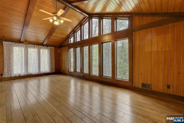 1138 High Mountain Road, Franklin Lakes, NJ 07417