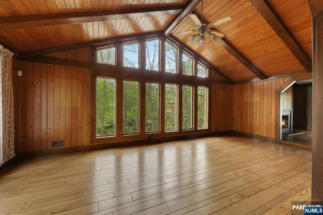 1138 High Mountain Road, Franklin Lakes, NJ 07417