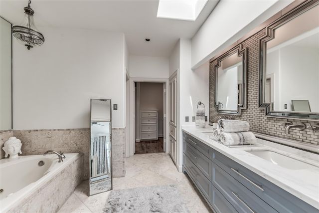 2108 Driscoll Street, Houston, TX 77019