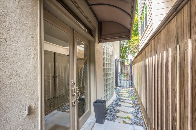 2108 Driscoll Street, Houston, TX 77019