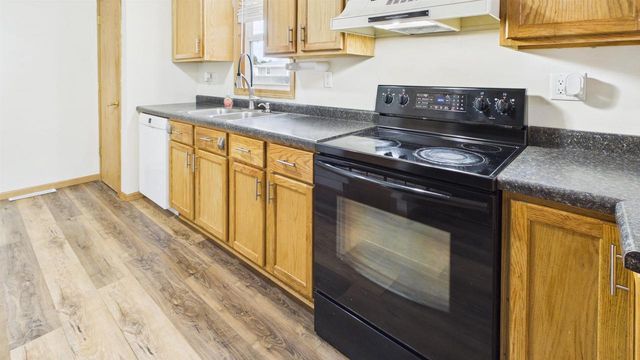 2208 N LINWOOD AVENUE, Appleton, WI 54914
