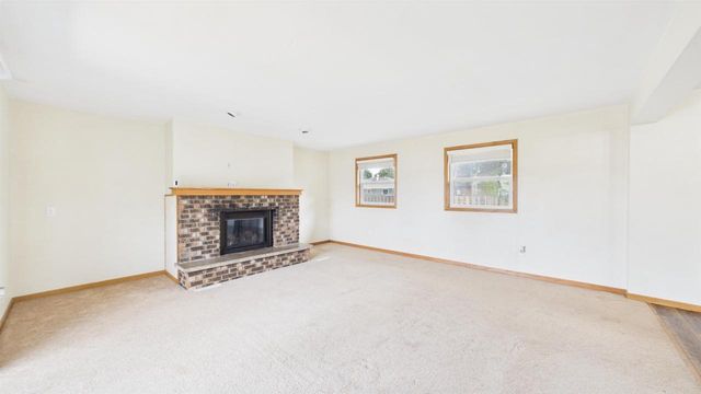 2208 N LINWOOD AVENUE, Appleton, WI 54914
