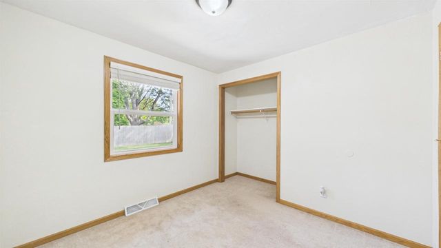 2208 N LINWOOD AVENUE, Appleton, WI 54914