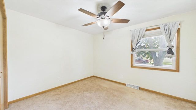 2208 N LINWOOD AVENUE, Appleton, WI 54914