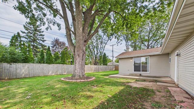 2208 N LINWOOD AVENUE, Appleton, WI 54914