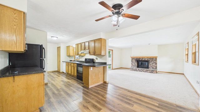 2208 N LINWOOD AVENUE, Appleton, WI 54914