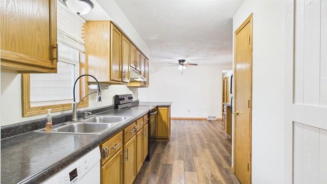 2208 N LINWOOD AVENUE, Appleton, WI 54914