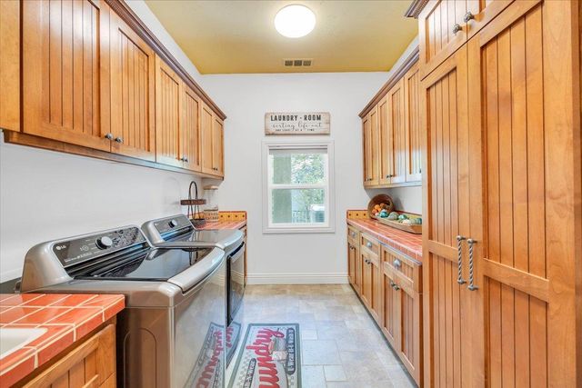 2491 Oak Creek Dr, Copperopolis, CA 95228