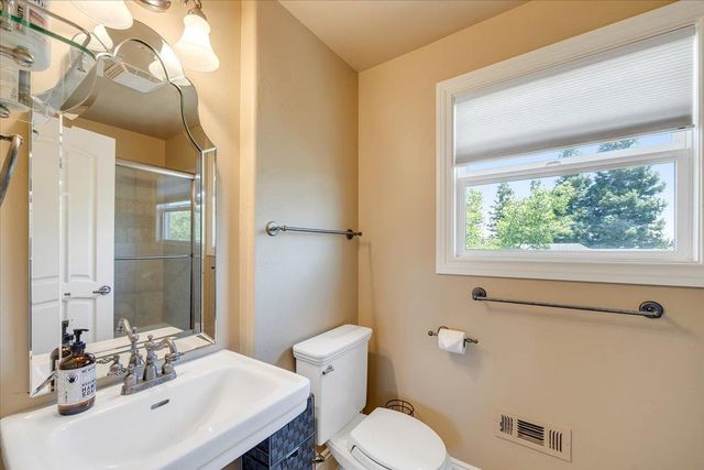 2491 Oak Creek Dr, Copperopolis, CA 95228