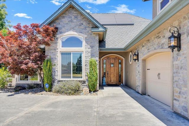 2491 Oak Creek Dr, Copperopolis, CA 95228