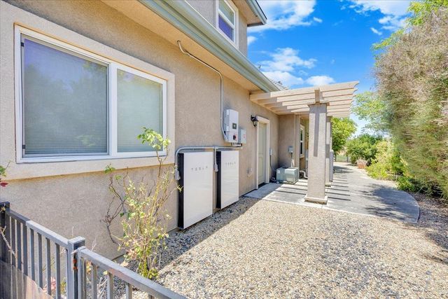 2491 Oak Creek Dr, Copperopolis, CA 95228