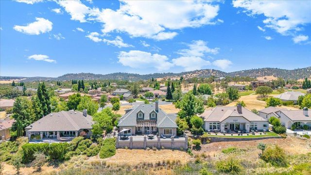 2491 Oak Creek Dr, Copperopolis, CA 95228