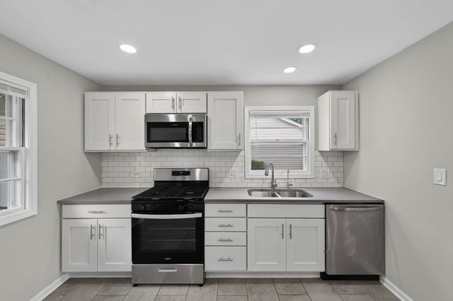 415 Alma Terrace, Cary, IL 60013