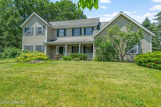 308 Saint Ann Drive, Niskayuna, NY 12309