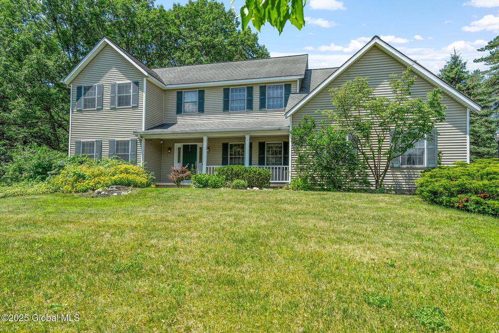 308 Saint Ann Drive, Niskayuna, NY 12309
