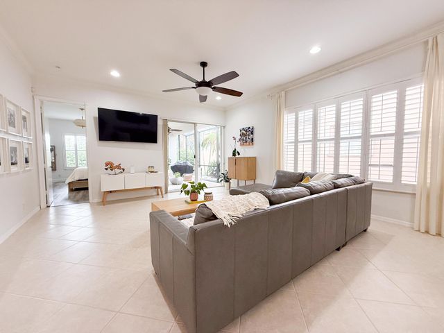 167 Isle Verde Way, Palm Beach Gardens, FL 33418