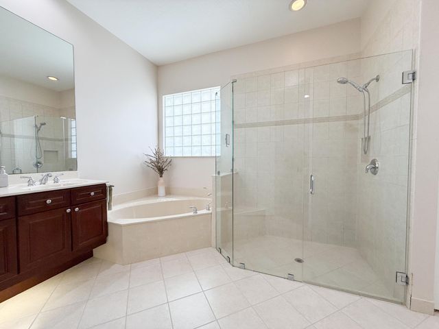 167 Isle Verde Way, Palm Beach Gardens, FL 33418