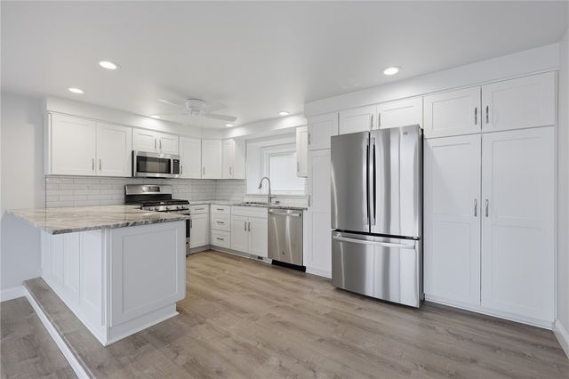 139 Cassia Dr, Jefferson Hills, PA 15025