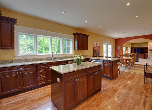 8050 W Mequon ROAD, Mequon, WI 53097