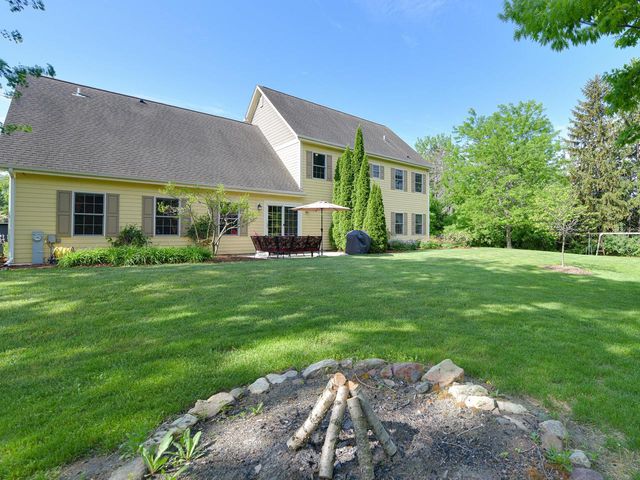 8050 W Mequon ROAD, Mequon, WI 53097