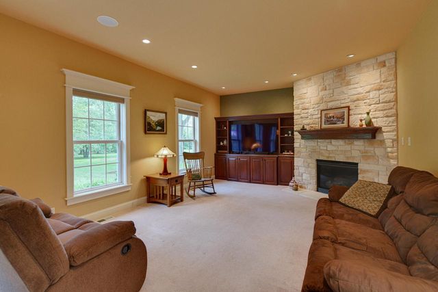 8050 W Mequon ROAD, Mequon, WI 53097