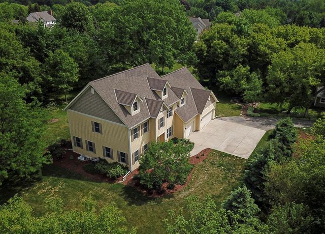 8050 W Mequon ROAD, Mequon, WI 53097