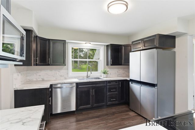 9001 Myers Lake Avenue, Rockford, MI 49341