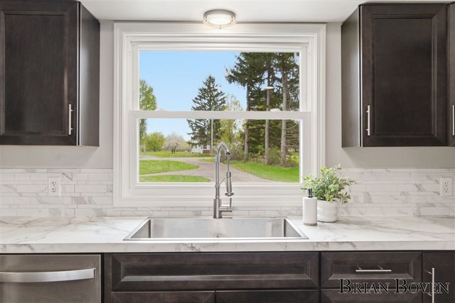 9001 Myers Lake Avenue, Rockford, MI 49341