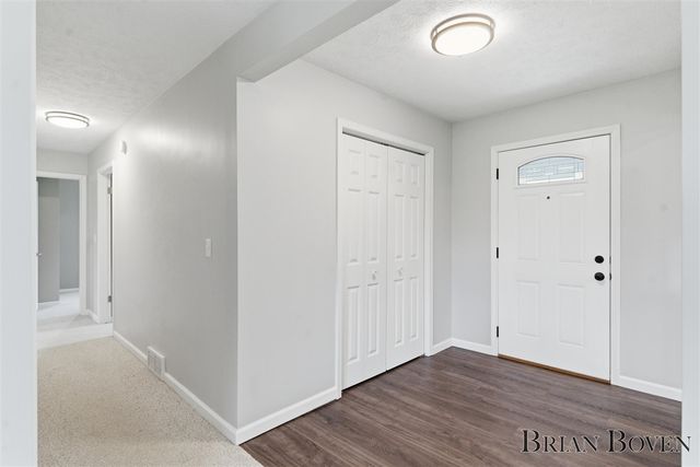 9001 Myers Lake Avenue, Rockford, MI 49341